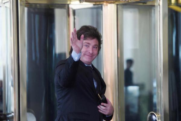 Milei viaja a Estados Unidos con Luis Caputo para reunirse con funcionarios de Biden