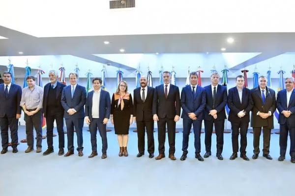 Gobernadores oficialistas se reagrupan antes de la asunción de Milei