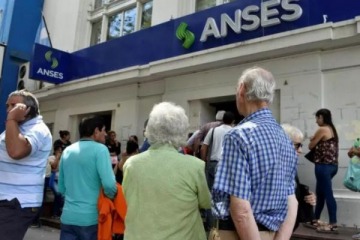 Gobierno oficializó el bono de $55.000 para jubilados: cuánto se cobrará en diciembre