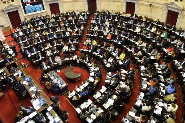 La Libertad Avanza busca consolidar un bloque de 40 diputados mientras se define quién lo presidirá