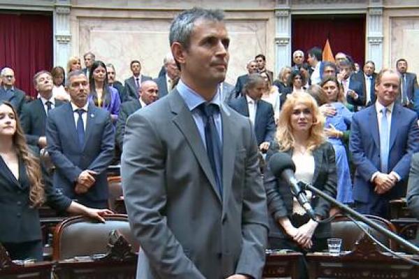 "Pizza con champange": la asunción de Martín Menem, con la presencia de familiares y ex funcionarios del ex presidente