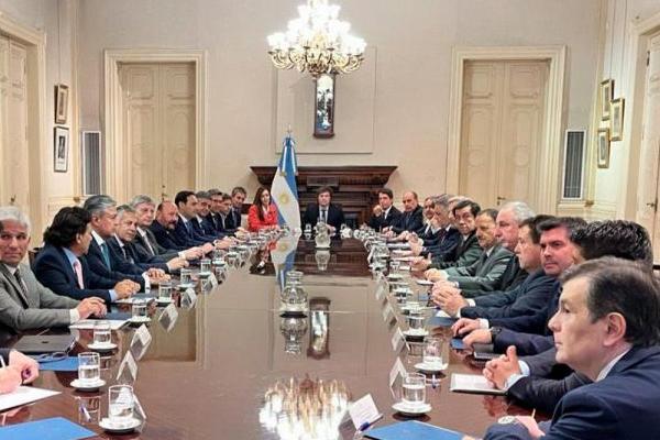 Para la Liga de Gobernadores, el plan económico de Milei "no desfinancia a los gobiernos, sino a los pueblos de las provincias"