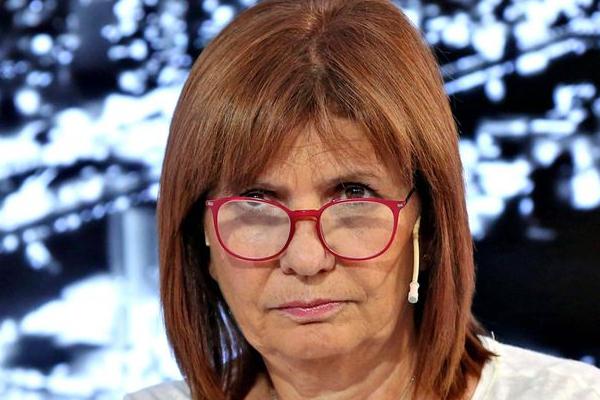Bullrich cometió un error en inglés y chicaneó a Cristina