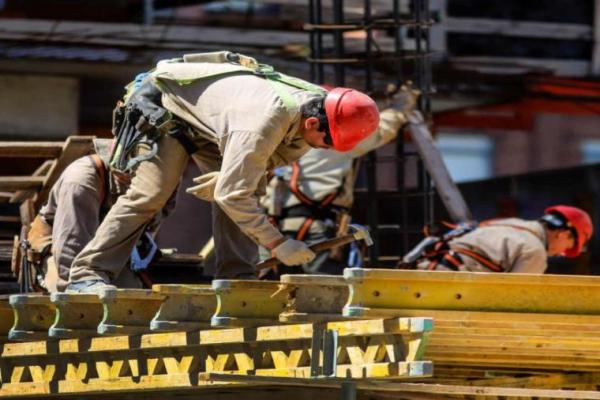 Reforma laboral por decreto: rompe el derecho a huelga, facilita el empleo en negro y reduce las indeminzaciones