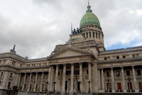 Milei llamó a sesiones extraordinarias hasta el 31 de enero