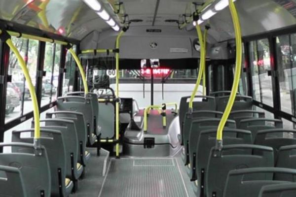 Tras la reducción de frecuencias, el Gobierno se reune con las cámaras de colectivos