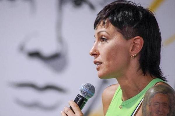 "Ganó un balotaje, no la vía libre para romper la democracia": la contundente crítica de Mayra Mendoza contra Javier Milei