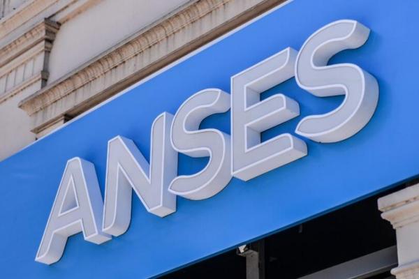 Por qué el Ómnibus de Milei no sólo manotea la plata de los jubilados en el FGS sino que abre paso a las AFJP