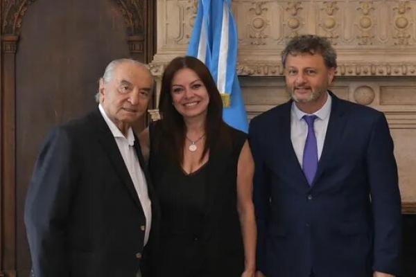 Baja clave en la secretaría de Trabajo por una polémica foto: echaron a la mano derecha de Omar Yasín