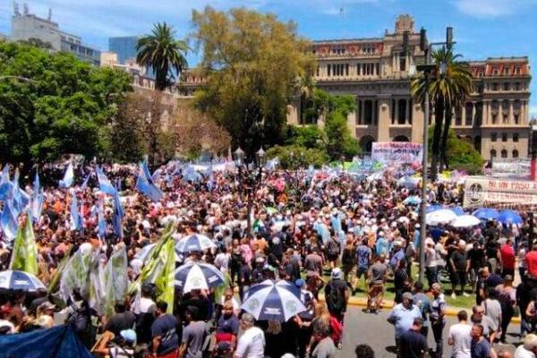 El Gobierno intimó a Camioneros para que paguen los gastos del operativo de la manifestación del 27 de diciembre