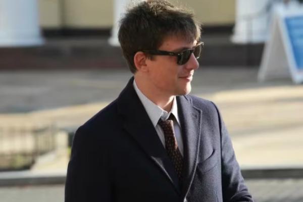 Milei le dará cargos a Sturzenegger y Santiago Caputo e incrementa el poder del ex periodista que puso en Medios