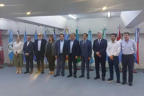 Gobernadores del PJ y JxC exigieron al Gobierno modificaciones en la Ley Ómnibus respecto a los hidrocarburos