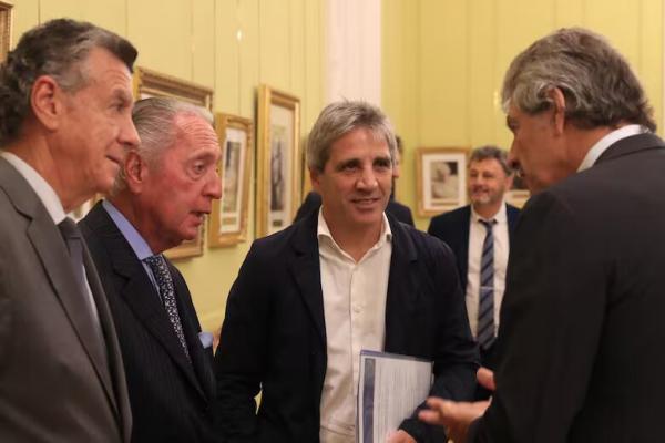 El Gobierno pidió apoyo a los empresarios y ratificó el rumbo hacia el "déficit cero"