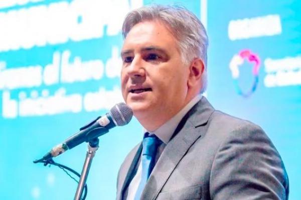 Llaryora durísimo con Milei:  Un país funciona dialogando, no funciona por capricho"