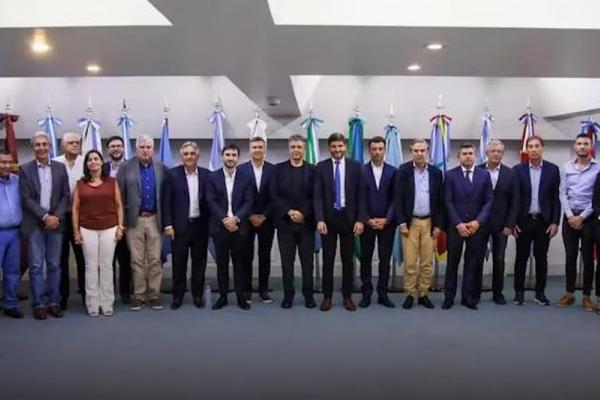 El Gobierno apunta a convocar a los gobernadores para un nuevo pacto fiscal