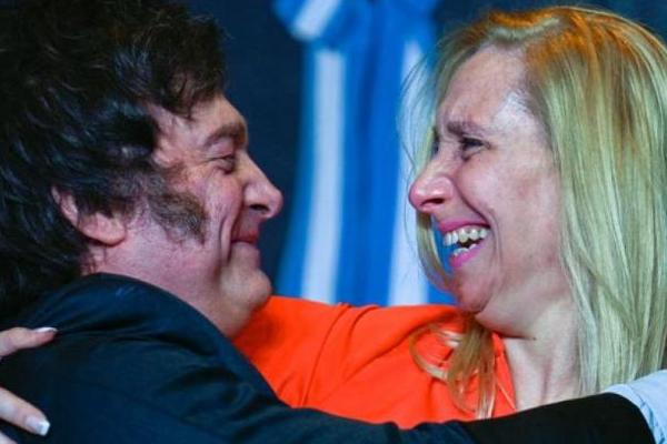 Milei utilizó una imagen con insultos a su hermana para justificar despidos de trabajadores estatales