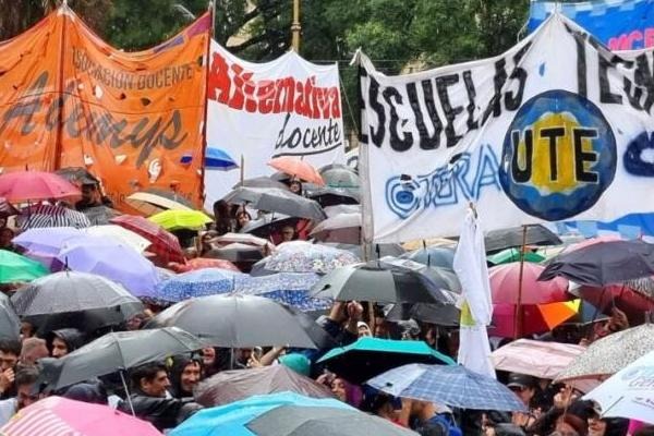 Gremios docentes anunciaron paro para el próximo lunes - Política Argentina