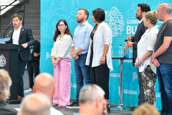 Kicillof otorgó títulos de propiedad y fortalece la gestión ambiental en Lomas de Zamora