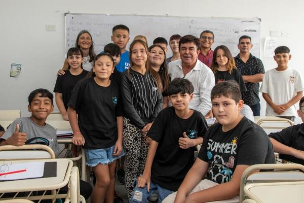 Espinoza inauguró una escuela en La Matanza: "Seguiremos trabajando muy fuerte por los sueños y derechos de nuestros chicos"