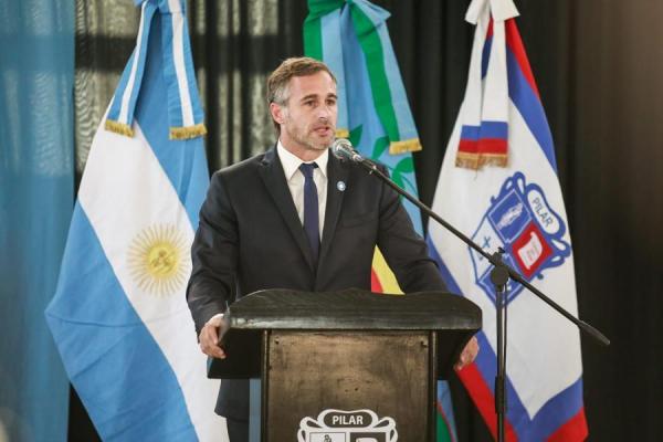 Achával abrió las sesiones ordinarias en Pilar:  "No me van a convencer que el ajuste es el único camino"