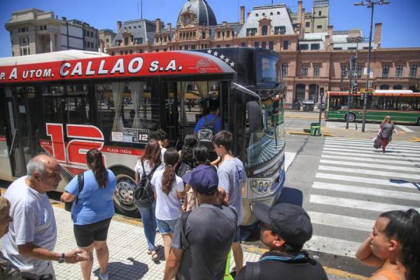Paro de colectivos en el AMBA: qué líneas se ven afectadas y hasta cuándo dura