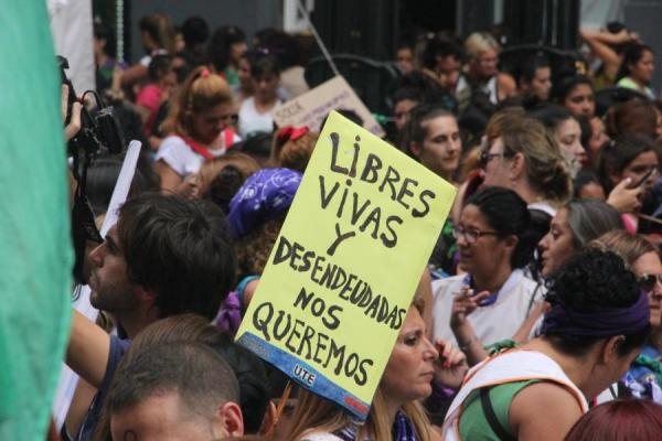 A diferencia de Nación, el Gobierno bonaerense no descontará el día a las trabajadoras que paren por el 8M