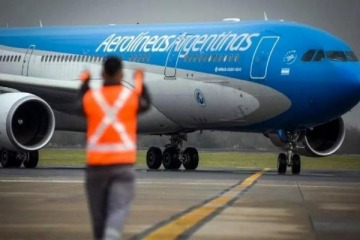 Pese al deseo del Gobierno de privatizarla, Aerolíneas Argentinas tuvo récord de pasajeros en enero y febrero