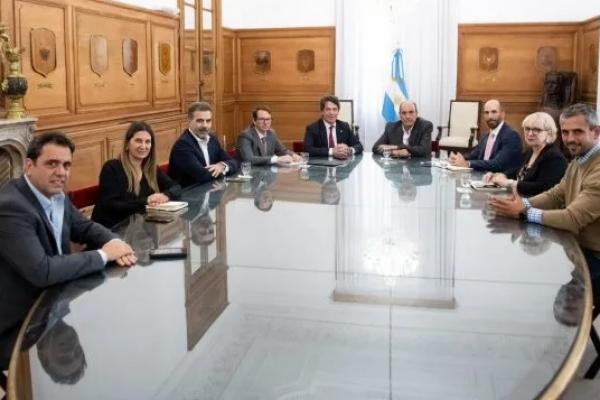 El Gobierno recibió a diputados del PRO para trabajar en la Ley Ómnibus