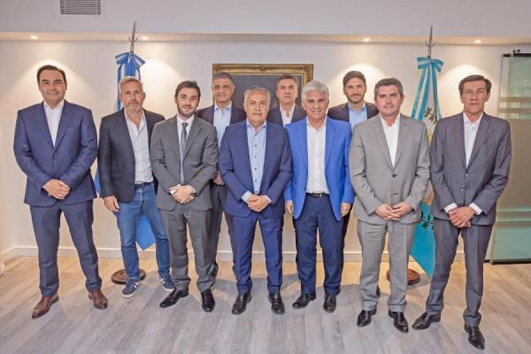 Francos recibirá a gobernadores de JxC para avanzar con la nueva Ley ómnibus y discutirá la restitución de Ganancias