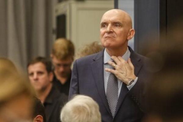 Espert ajustó sus gastos: Compro café barato, leche común y me cambié de prepaga