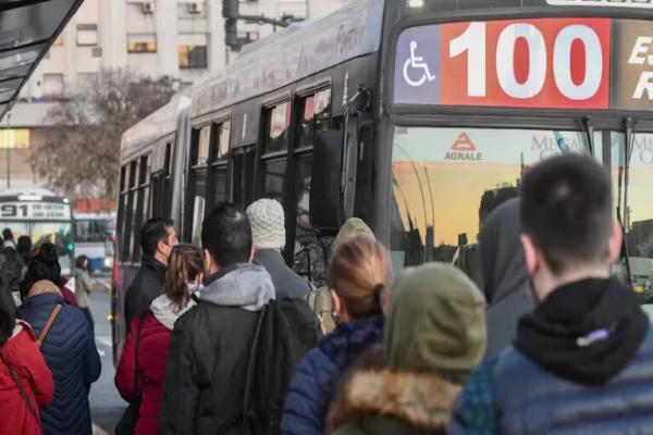 Tras el fracaso de una nueva reunión, la UTA adelantó un posible paro de colectivos en el AMBA