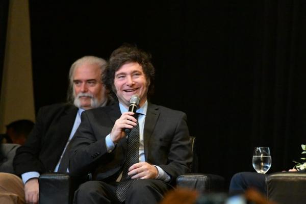 Milei celebró la sentencia del atentado a la AMIA y cuestionó al kirchnerismo por encubrir a Irán