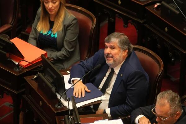 El kirchnerismo reflota un proyecto para fijar los salarios en los tres poderes del Estado