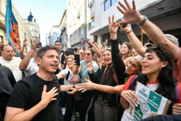 Un video desmintió la fakenews de Clarín y La Nación contra Axel Kicillof en la marcha universitaria