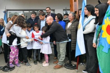 Kicillof inauguró una escuela y apuntó contra Milei: "Aunque nos quite fondos, seguiremos con obras que garanticen derechos"
