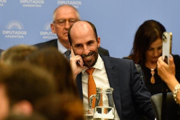 Quién es José Rolandi, el directivo de YPF señalado por Germán Martínez por  quintuplicarse el sueldo - Poltica Argentina