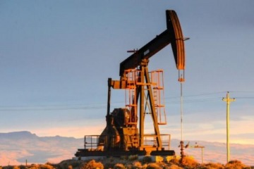 Dura respuesta de las productoras de petróleo en rechazo al bono que propone Caputo 