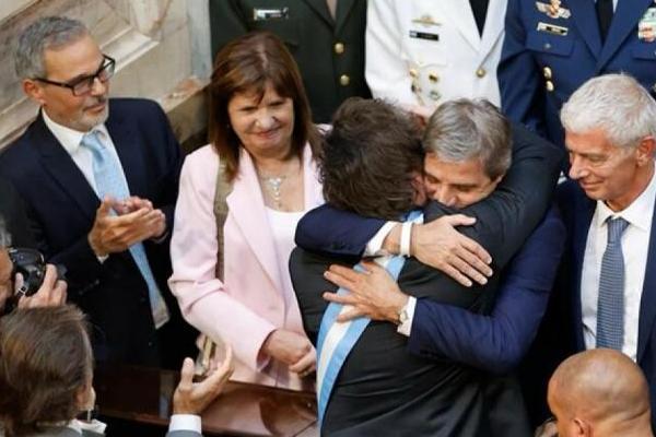 "¿Goooool?": Milei festejó la baja de inflación pese a que en 5 meses acumuló 12 veces más que Alberto Fernández