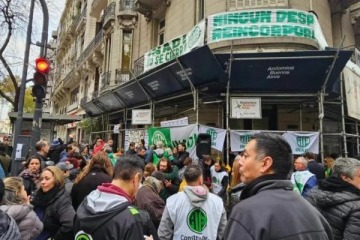 Más despidos en el INADI: trabajadores se manifestaron en las inmediaciones del edificio
