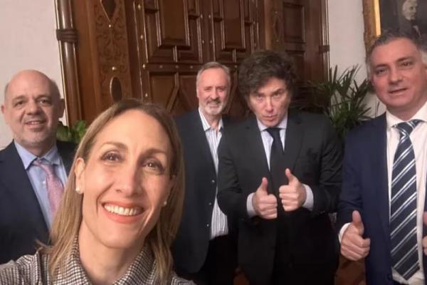 En busca de reforzar su armado bonaerense, Milei se reunió con senadores libertarios de PBA