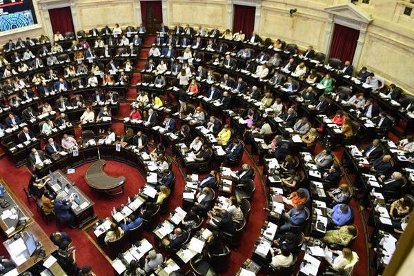 Restitución del FONID: por qué se firmaron cuatro dictámenes para llevar el proyecto al recinto