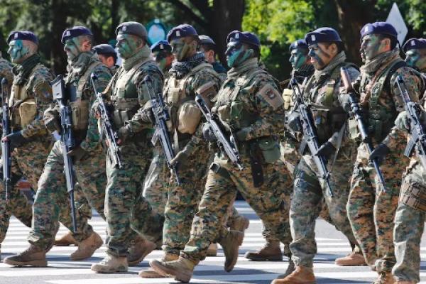 El Gobierno otorgó un nuevo aumento salarial para las FFAA