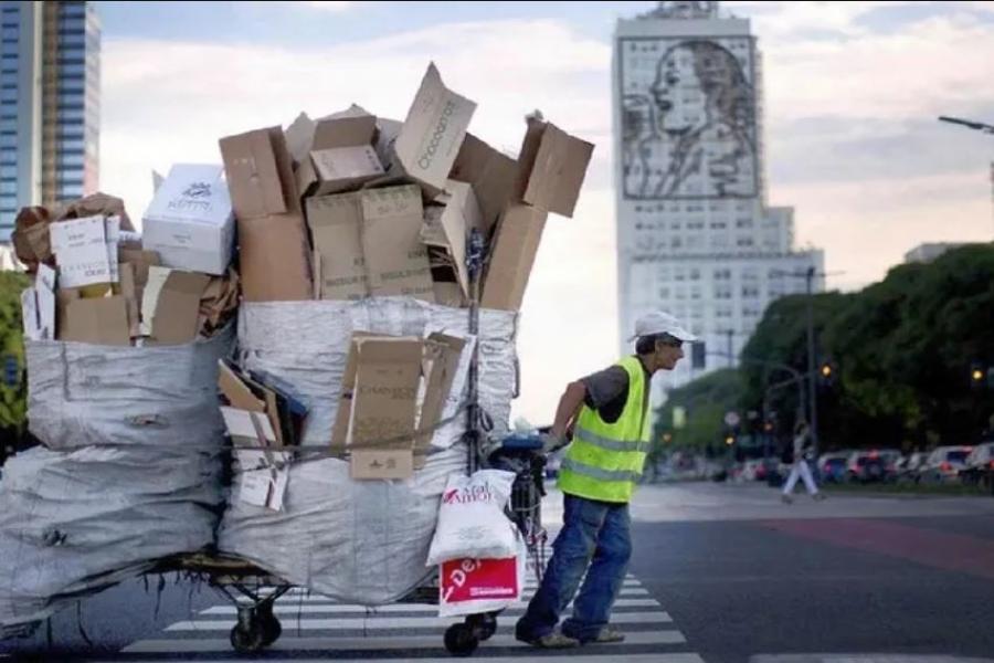 Según CABA, los ingresos de los porteños perdieron 67 puntos contra la inflación en 3 meses de Milei