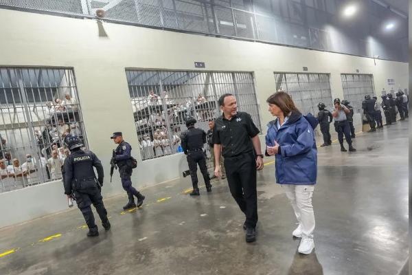 "A lo Bukele": Bullrich está en El Salvador para copiar su modelo cuestionado por las organizaciones de Derechos Humanos