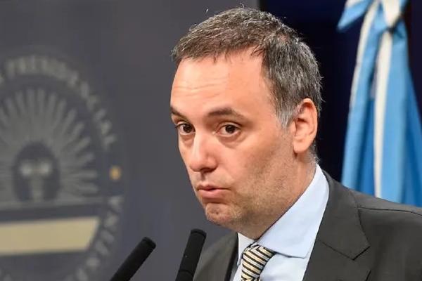 Tras la presión de Macri, Adorni aseguró que el Gobierno cumplirá con la deuda por coparticipación con la Ciudad