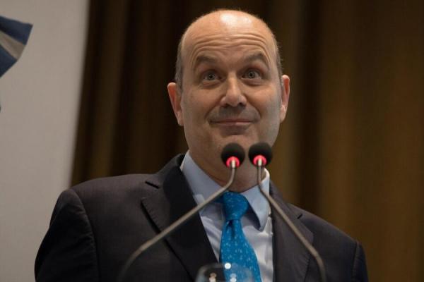 Sturzenegger impulsará un exámen de ingreso para los trabajadores del Estado y la desregulación del mercado aerocomercial