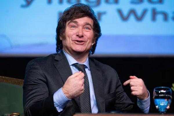 Milei anunció un cambio clave en el MULC y minimizó la suba del dólar: "Cero pánico"