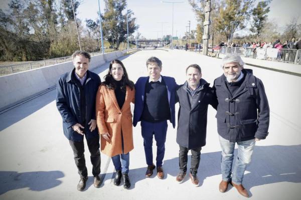 Kicillof inauguró un puente en el conurbano: Aunque quiten recursos, vamos a terminar las obras que Milei abandonó