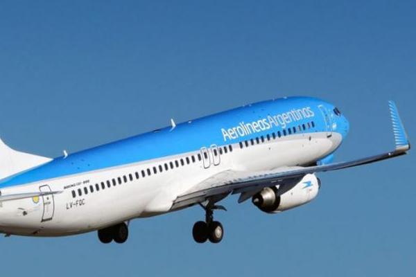 Desguace en Aerolíneas: avanza el retiro voluntario para desvincular a más de 500 trabajadores