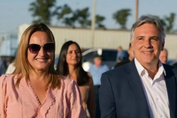 Foto de Inslito: en medio del escndalo por los contratados en la Legislatura, la vice de Llaryora se fue de vacaciones